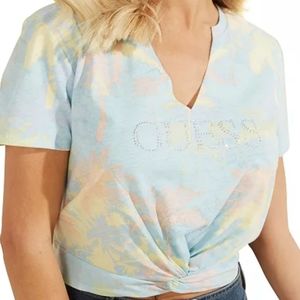 BUNDLE!!! GUESS
Embellished T-Shirt & Cargo Pants